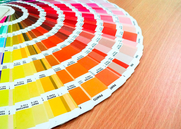 aplicacion pantone